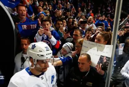 John Tavares sente a ira da torcida dos Islanders em retorno - The Playoffs