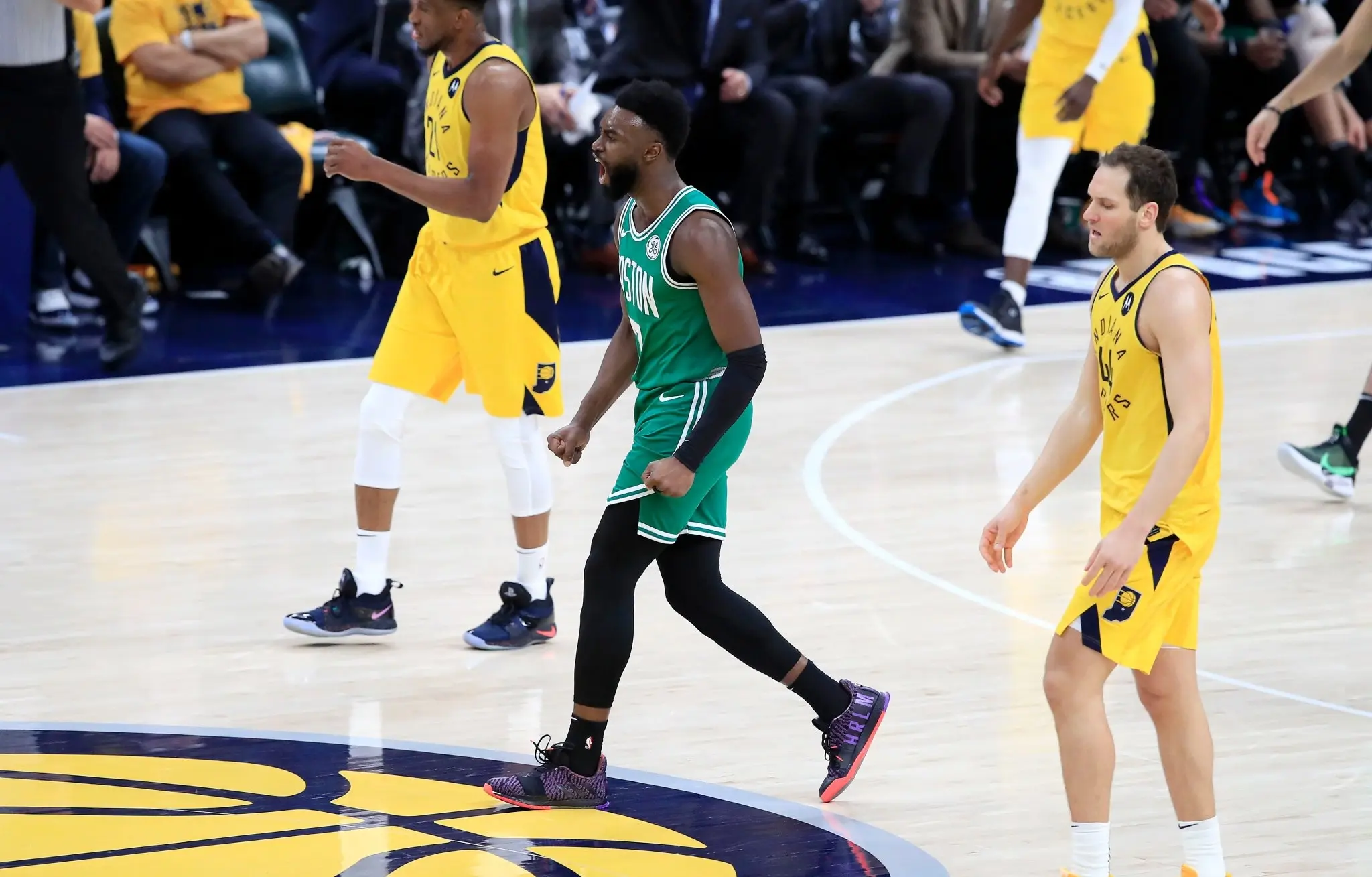 Celtics vencem Pacers e ficam perto de classificação