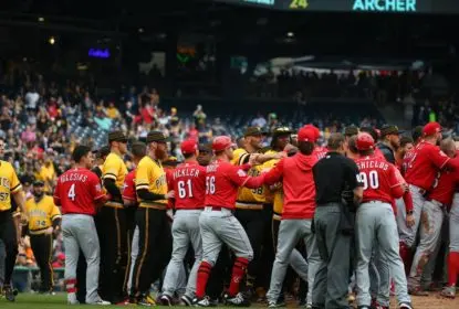 Quatro jogadores e manager são ejetados após briga entre Reds e Pirates - The Playoffs