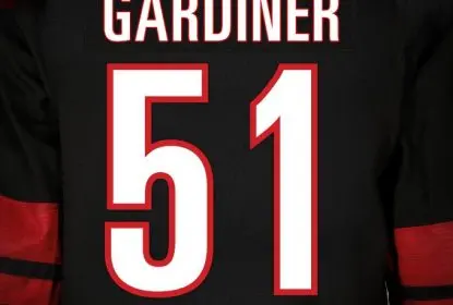 Jake Gardiner assina contrato de quatro anos com Hurricanes - The Playoffs