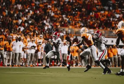 Georgia domina Tennessee e segue invicta na temporada - The Playoffs