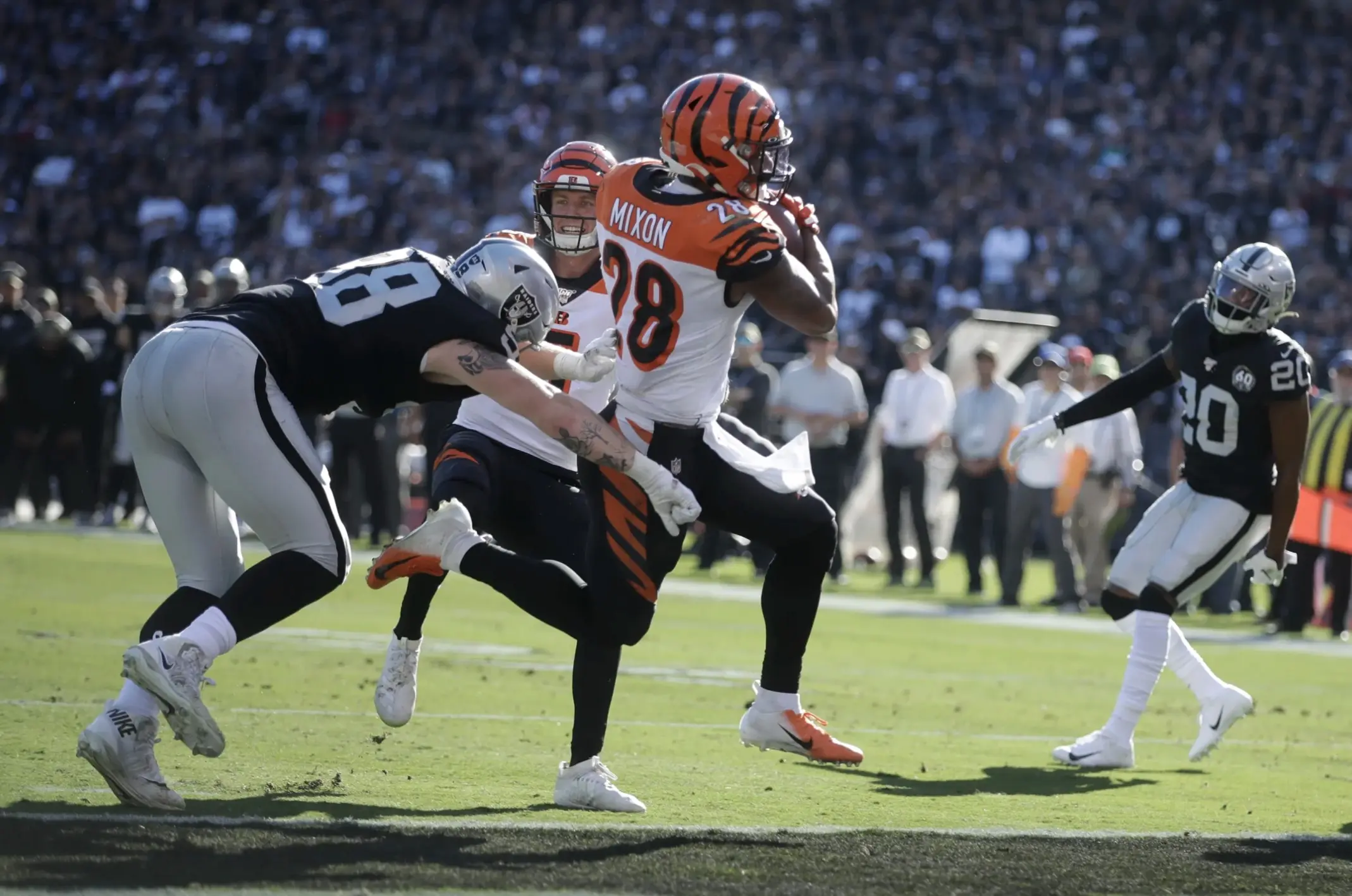 Oakland Raiders ganham sobre Cincinnati Bengals, 17 a 10, na Semana 11 da NFL 2019
