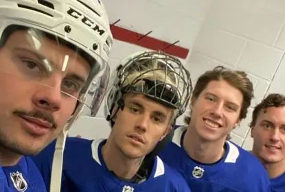 Jogadores dos Leafs participam de partida com Justin Bieber - The Playoffs