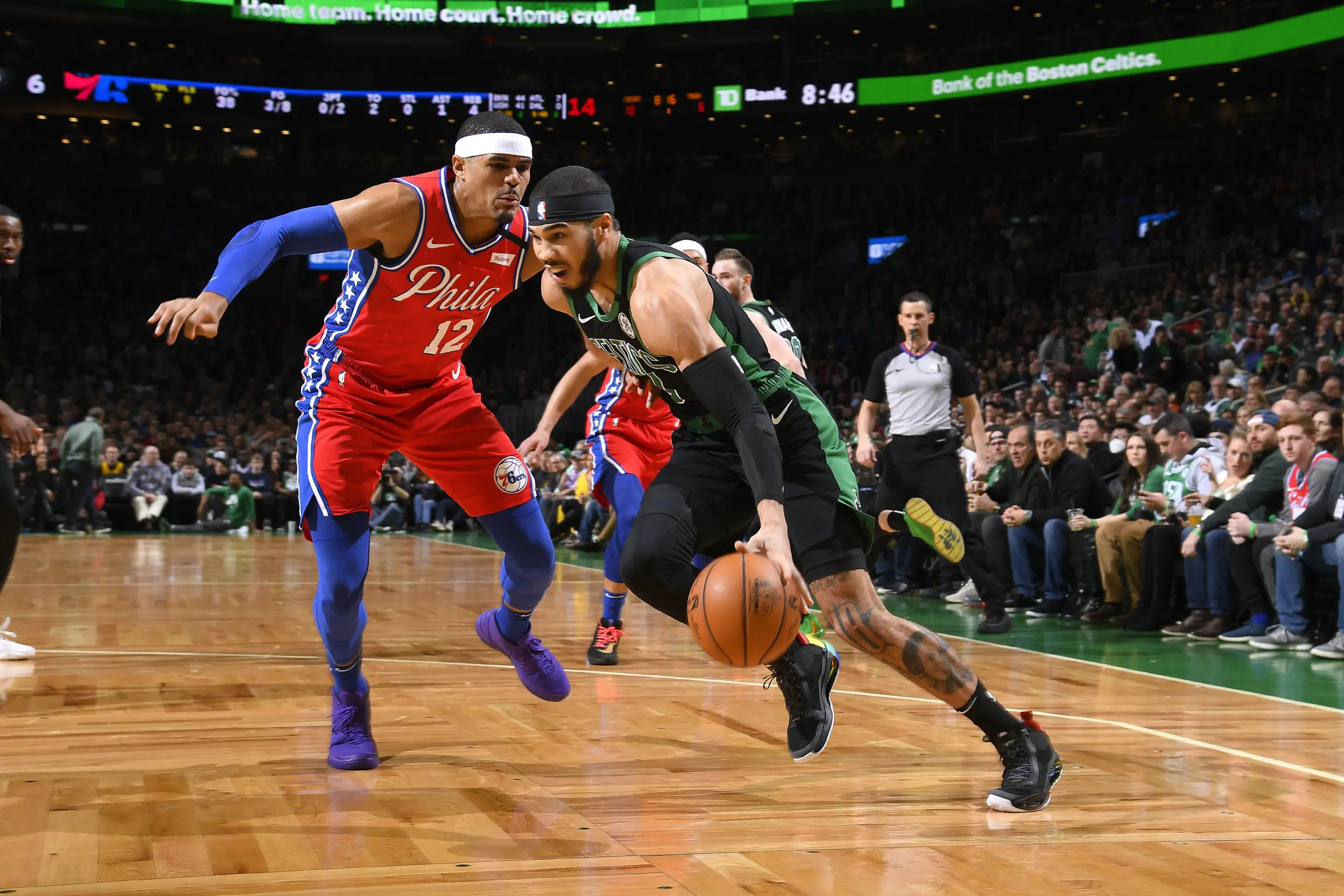 Boston Celtics domina desde o início e derrota Philadelphia 76ers em casa