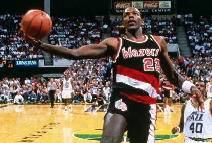 Clyde Drexler discorda em colocar Michael Jordan e LeBron James como ‘GOATs’ da NBA - The Playoffs