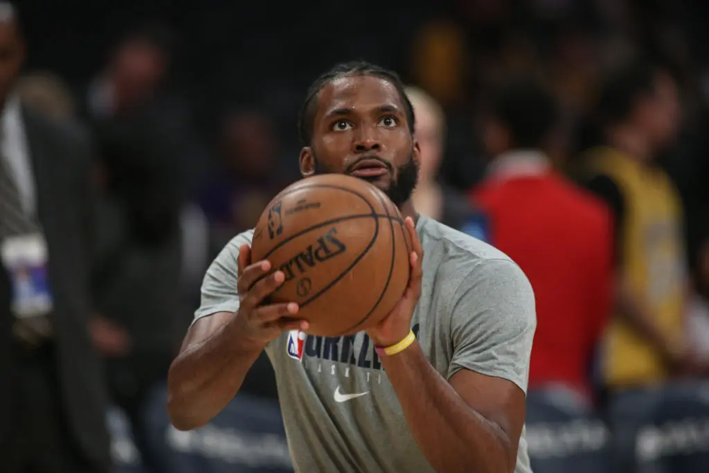 LOS ANGELES, CA - FEBRUARY 21: Memphis Grizzlies forward Justise Winslow (7) sets up for a shot before the Memphis Grizzlies vs Los Angeles Lakers game at Staples Center on Friday February 21, 2020