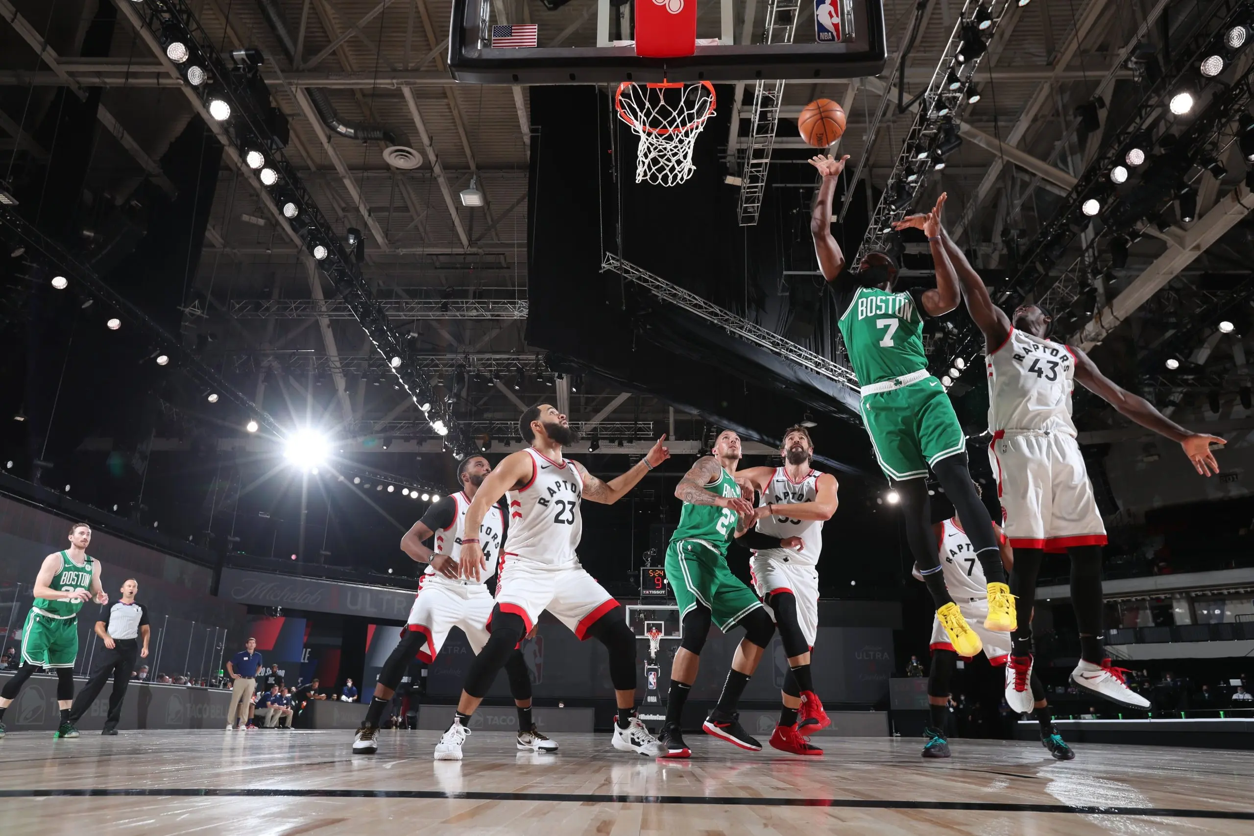 Com facilidade, Celtics quebram invencibilidade dos Raptors na 'bolha' da NBA