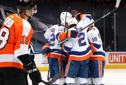 Com goleada, New York Islanders derrota Philadelphia Flyers no jogo 1 - The Playoffs