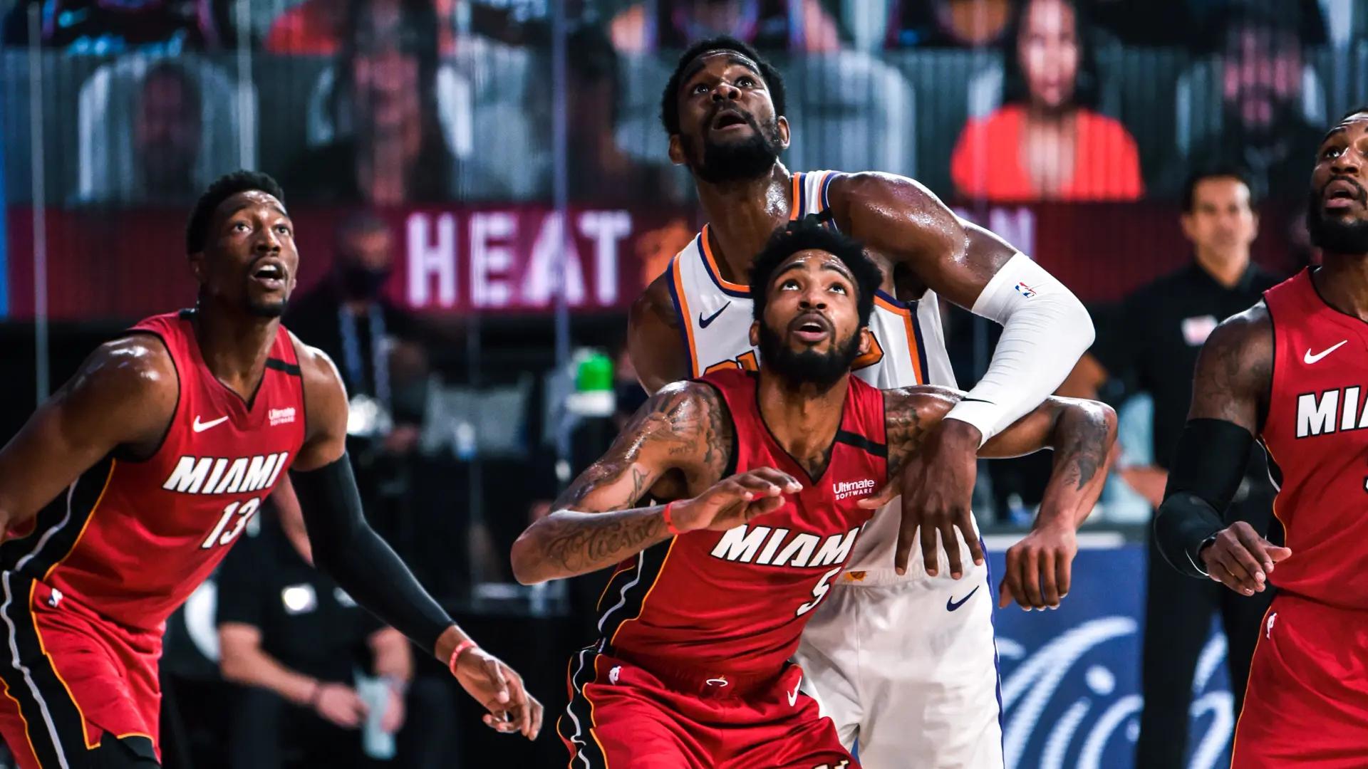 Phoenix Suns consegue virada no quarto final e derrota Miami Heat