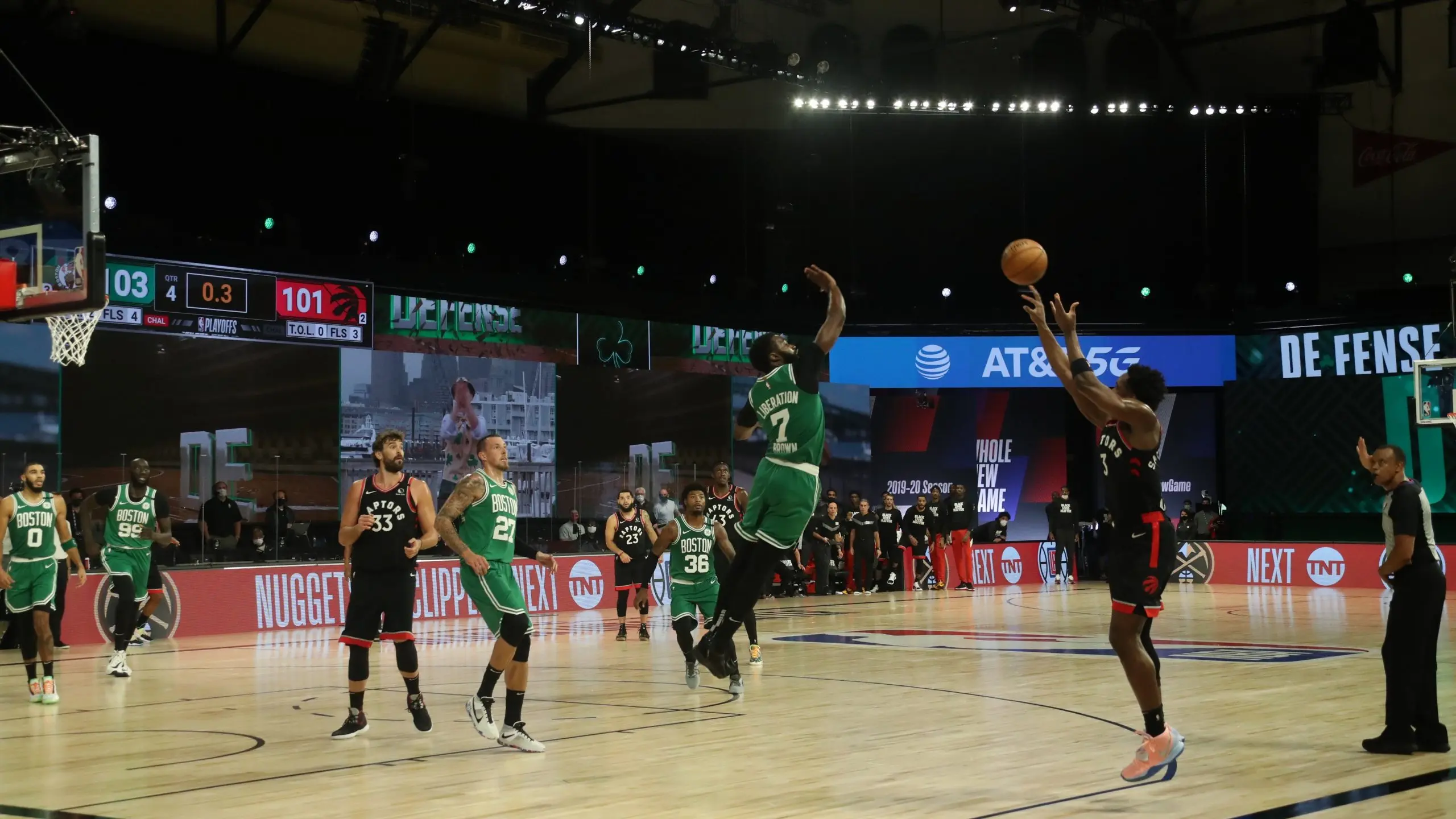 Com arremesso decisivo de Anunoby, Raptors vencem Celtics e diminuem série