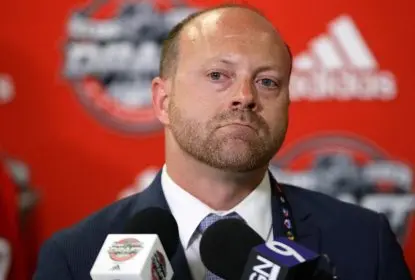 GM dos Blackhawks renuncia ao cargo após investigação de abuso sexual - The Playoffs