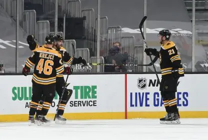 Primeira linha decide e Bruins goleiam Flyers em casa - The Playoffs