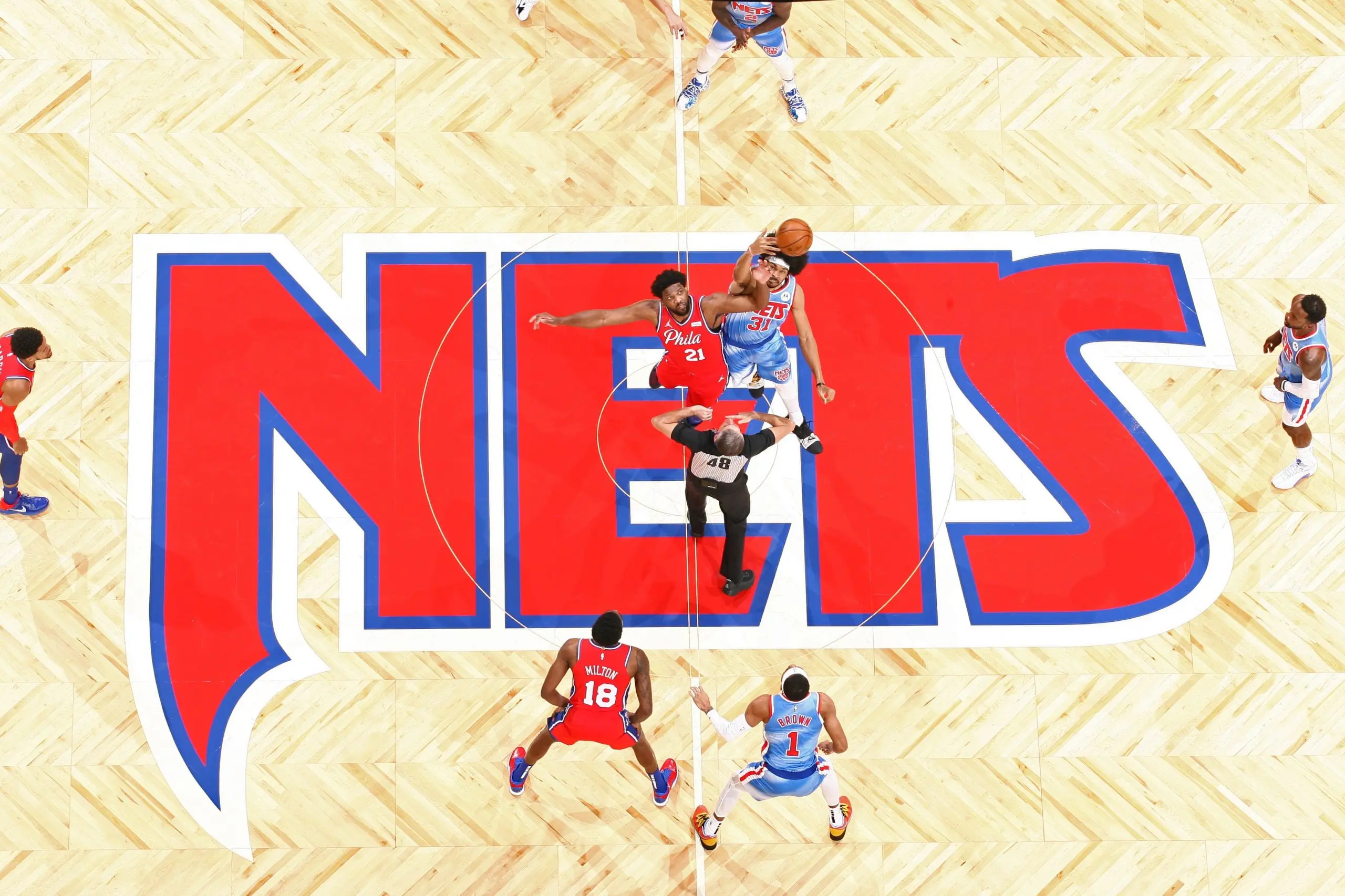 Sem Irving e Durant, Nets dominam 76ers com boas atuações de Harris e LeVert