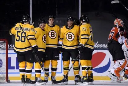 Bruins massacram Flyers em partida disputada no Lago Tahoe - The Playoffs