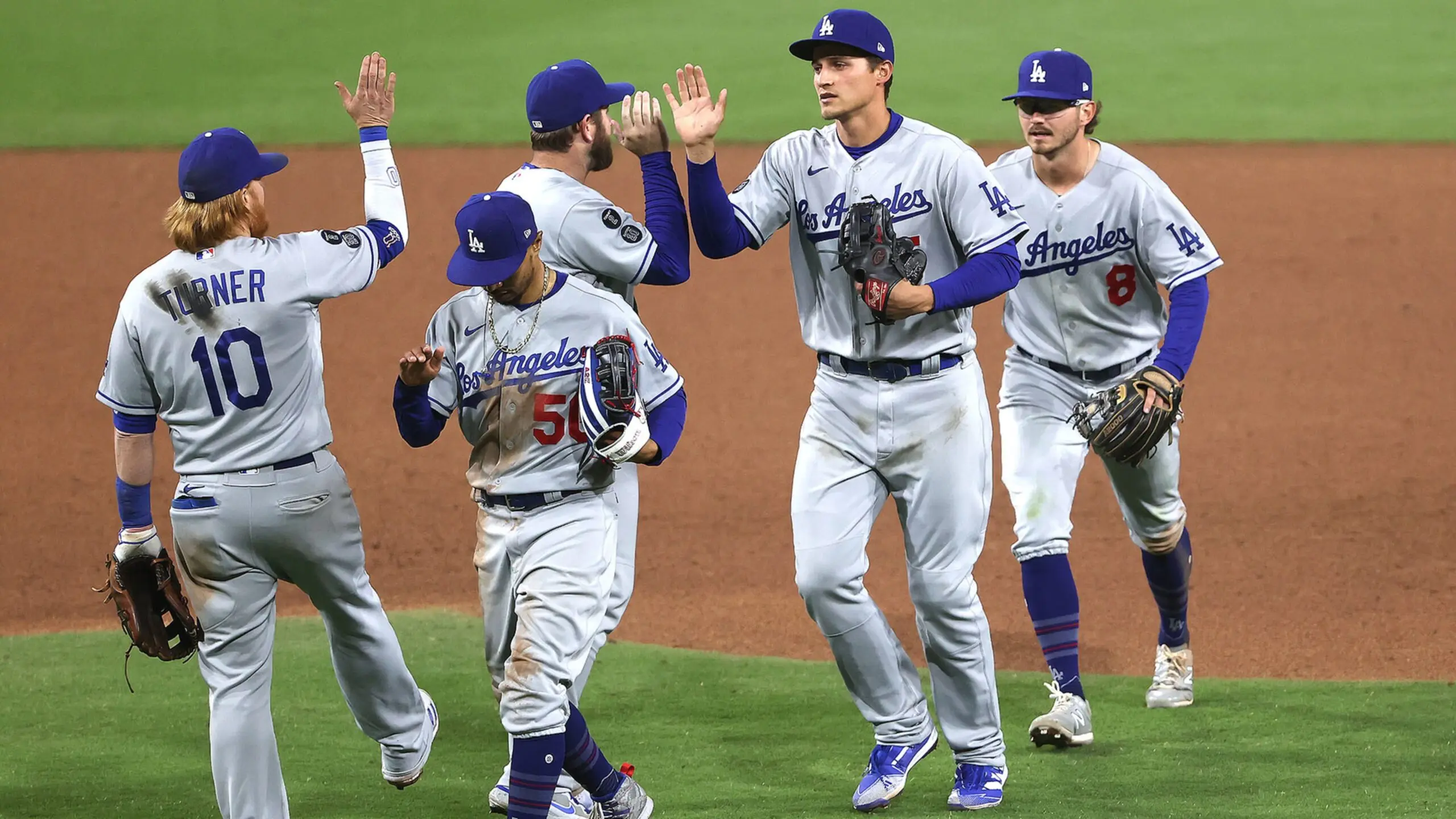 Nas entradas extras, Dodgers consegue vitória selvagem contra Padres