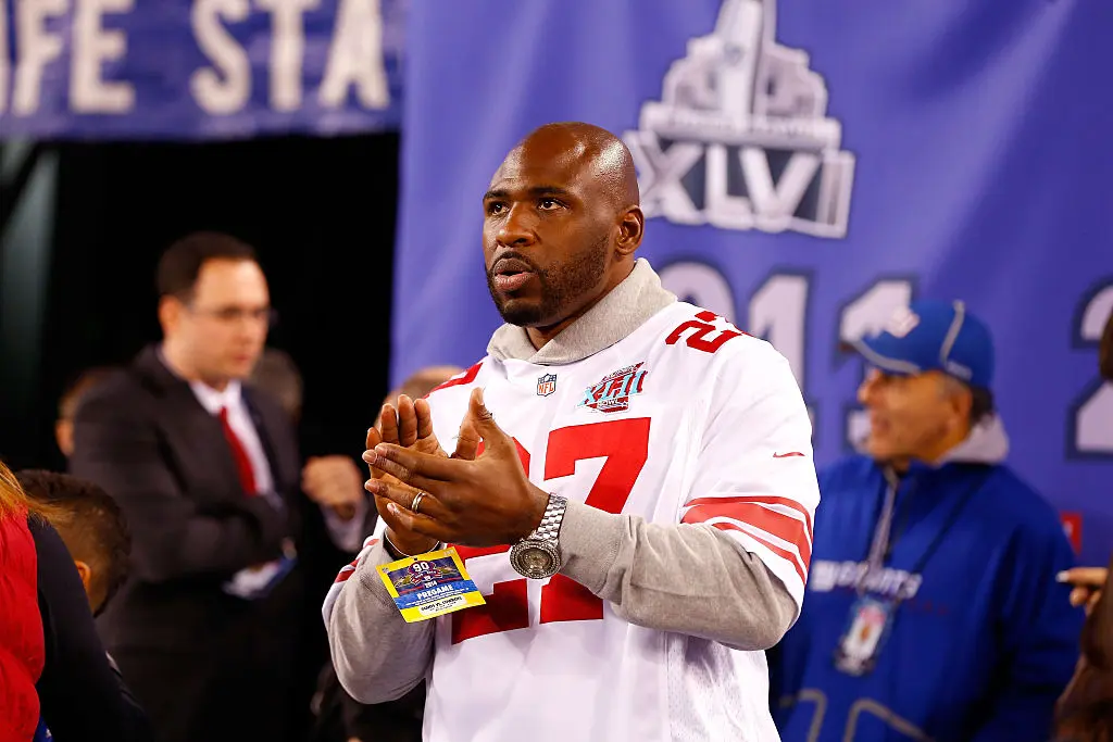 EAST RUTHERFORD, NJ - NOVEMBER 23: (NEW YORK DAILIES OUT) Former New York Giant Brandon Jacobs attends a agame between the Giants and the Dallas Cowboys on November 23, 2014 at MetLife Stadium in East Rutherford, New Jersey. The Cowboys defeated the Giants 31-28
