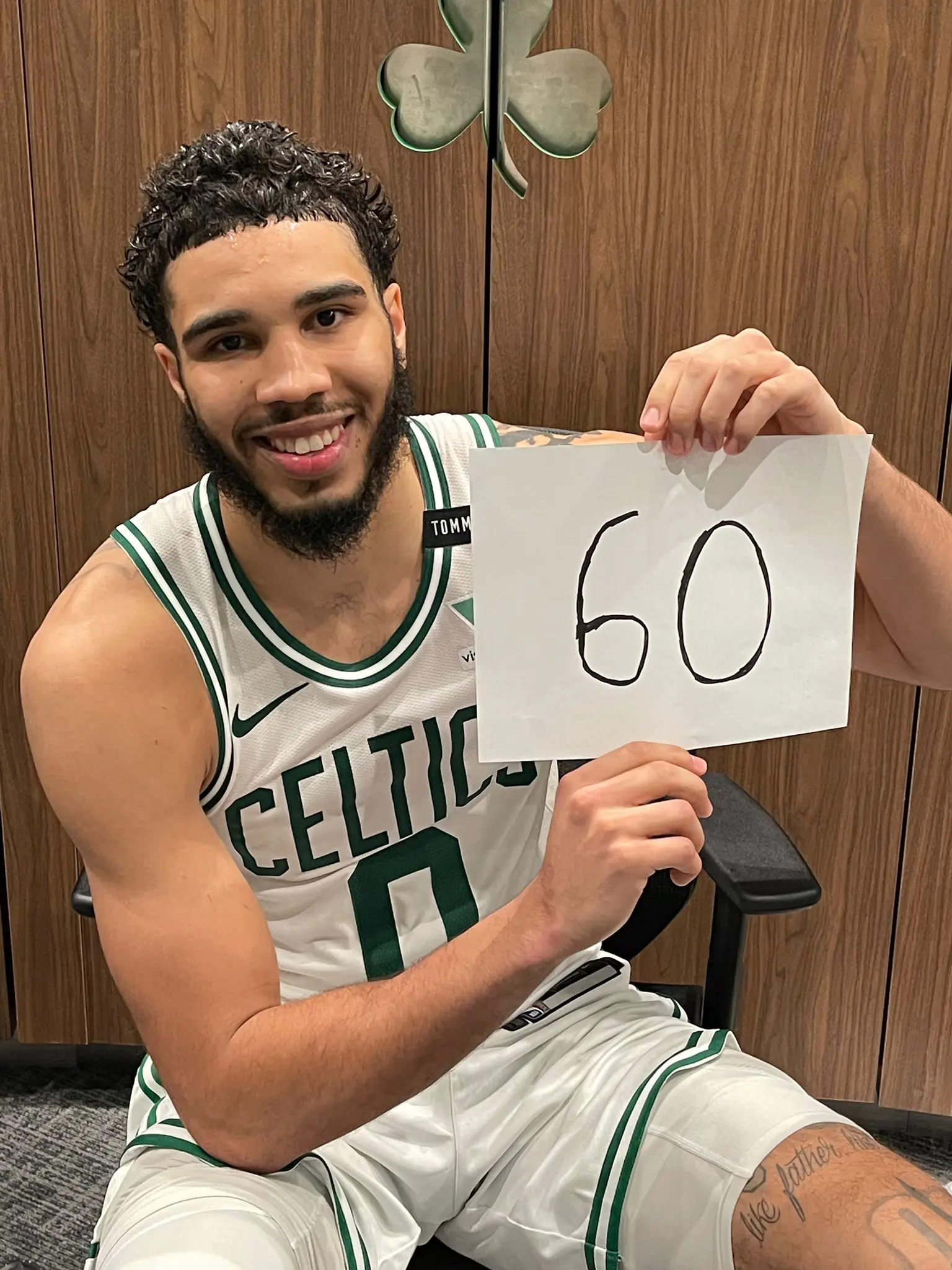 Tatum anota 60 pontos, Celtics viram e derrotam Spurs na prorrogação