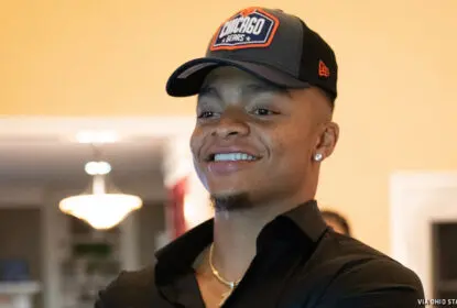 Justin Fields assina contrato com Chicago Bears - The Playoffs