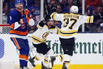Na prorrogação, Boston Bruins vence New York Islanders no jogo 3 - The Playoffs