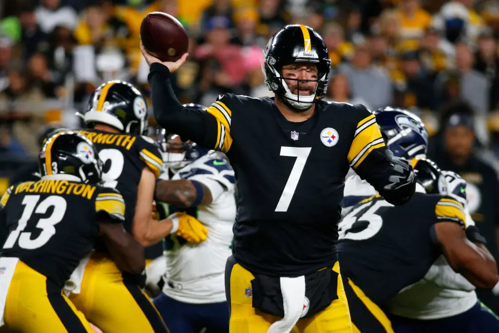 PITTSBURGH, PENNSYLVANIA - OCTOBER 17: Ben Roethlisberger #7 of the Pittsburgh Steelers throws during the first quarter against the Seattle Seahawks at Heinz Field on October 17, 2021 in Pittsburgh, Pennsylvania.