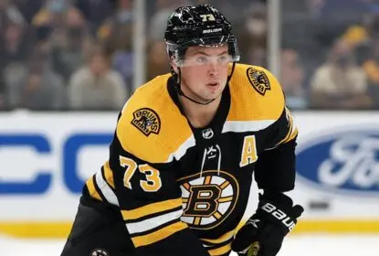 Charlie McAvoy acerta renovação com o Boston Bruins - The Playoffs