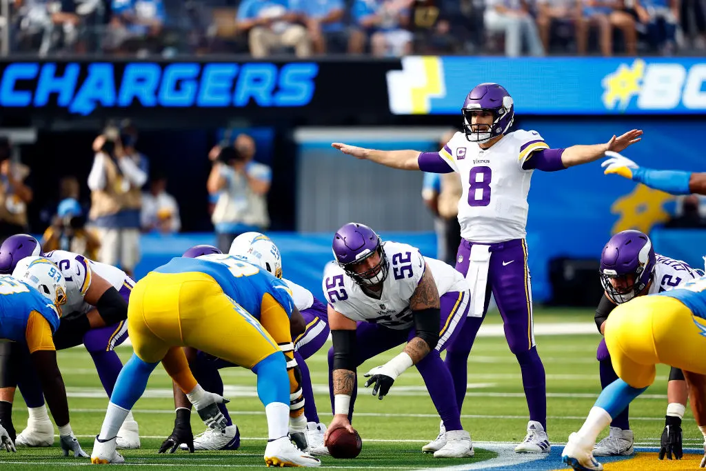INGLEWOOD, CALIFORNIA - NOVEMBER 14: Kirk Cousins #8 of the Minnesota Vikings prepares for the snap during the first quarter of the game against the Los Angeles Chargers at SoFi Stadium on November 14, 2021 in Inglewood, California.