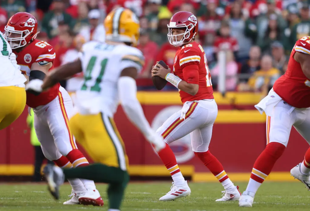 KANSAS CITY, MISSOURI - NOVEMBER 07: Patrick Mahomes #15 of the Kansas City Chiefs throws a pass during the first quarter in the game against the Green Bay Packers at Arrowhead Stadium on November 07, 2021 in Kansas City, Missouri