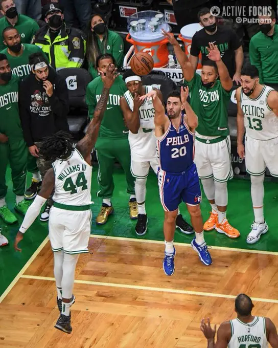 Celtics vencem Sixers em duelo apertado