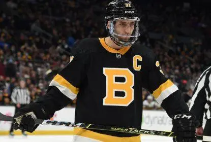 Bruins colocam Patrice Bergeron no protocolo de COVID-19 - The Playoffs