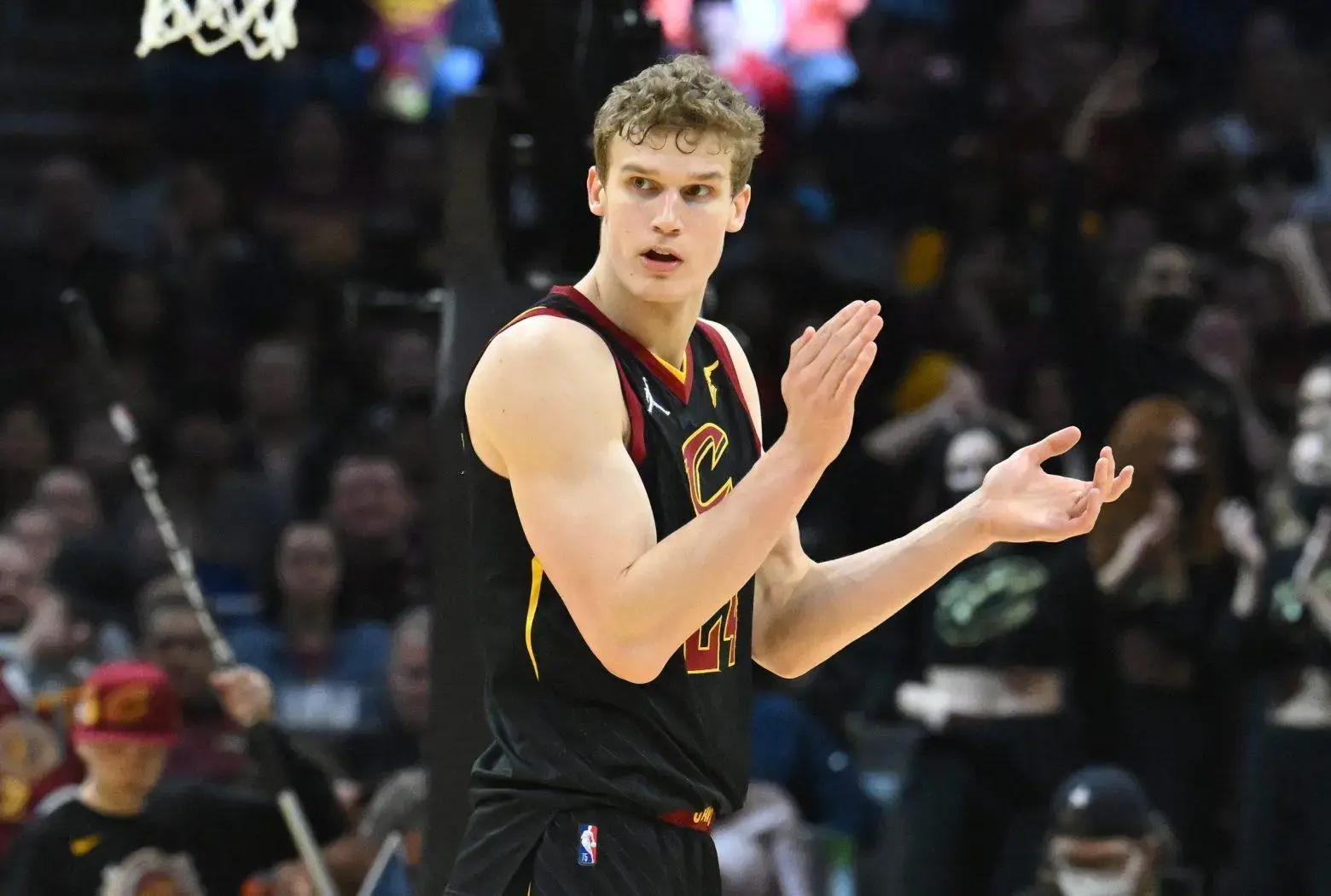 CLEVELAND, OHIO - FEBRUARY 26: Lauri Markkanen #24 of the Cleveland Cavaliers celebrates during the fourth quarter against the Washington Wizards at Rocket Mortgage Fieldhouse on February 26, 2022 in Cleveland, Ohio. The Cavaliers defeated the Wizards 92-86