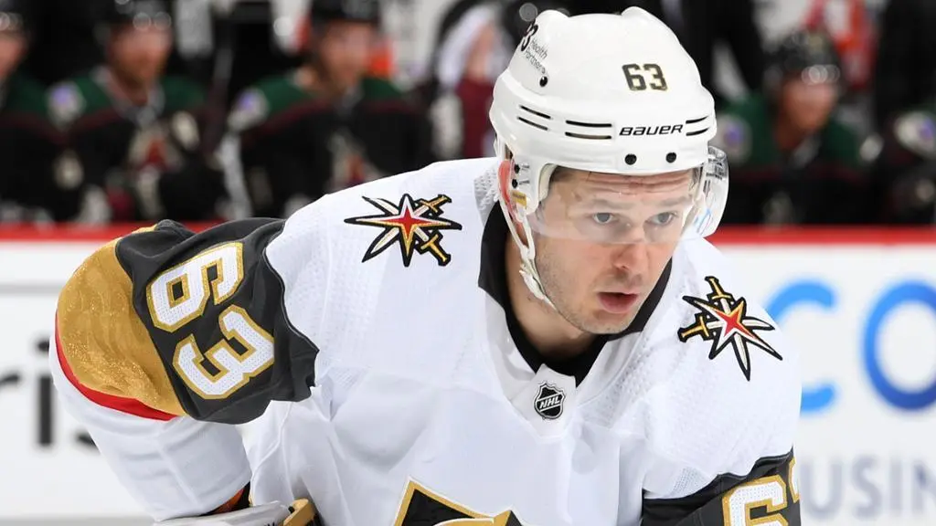 Dadonov tem troca anulada pela NHL e retorna a Vegas