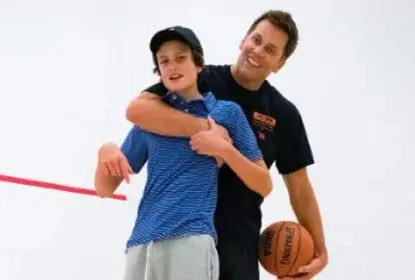 Tom Brady vence filho no basquete e brinca em redes sociais; assista - The Playoffs