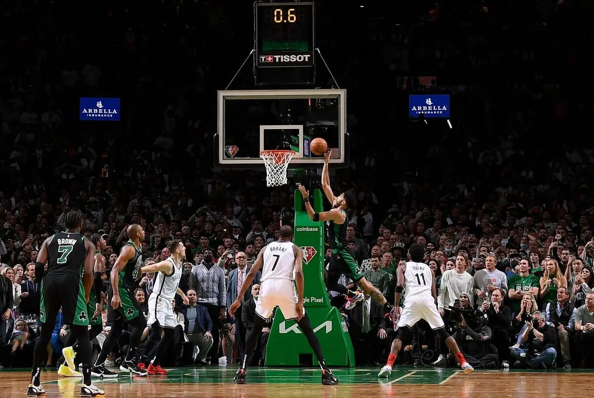 Tatum anota bola vencedora em vitória dos Celtics sobre os Nets
