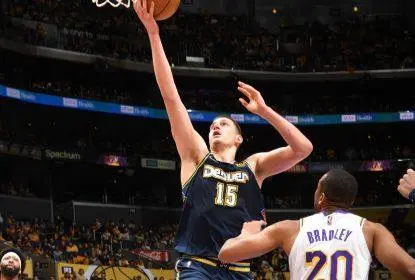 Nikola Jokic lidera vitória dos Nuggets sobre os Lakers