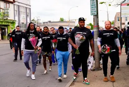 Buffalo Bills faz doação para apoiar comunidade vítima de massacre - The Playoffs