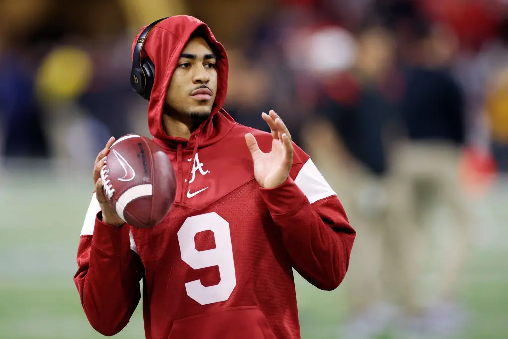 INDIANAPOLIS, IN - JANUARY 10: Alabama Crimson Tide quarterback Bryce Young (9) warms up prior to the CFP National Championship college football game against the Georgia Bulldogs on Jan. 10, 2022 at Lucas Oil Stadium in Indianapolis, Indiana