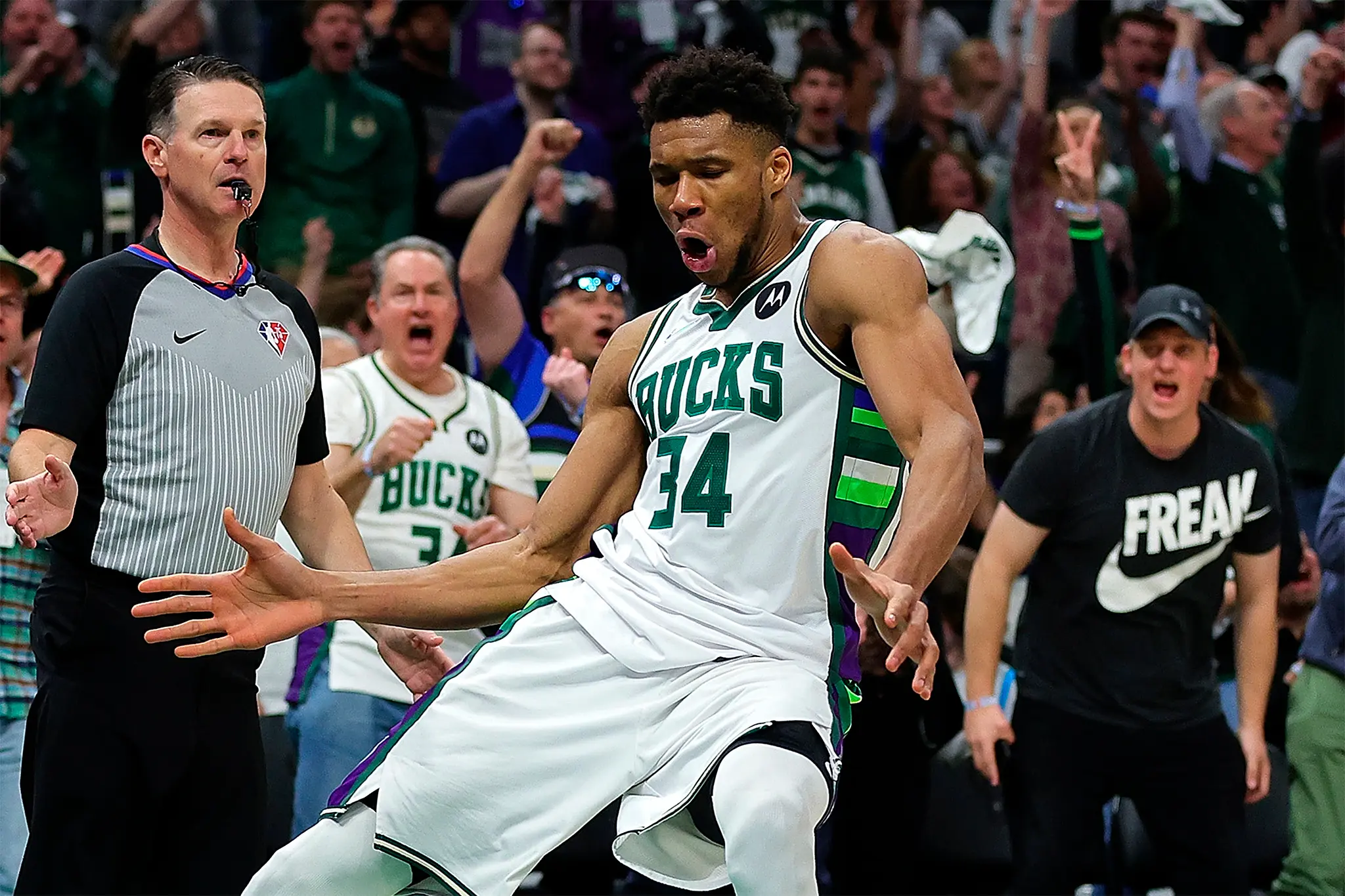 Com grande atuação de Antetokounmpo, Bucks derrotam Celtics e voltam a liderar a série