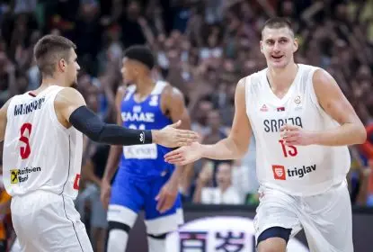 Em confronto dos últimos MVPs da NBA, Sérvia derrota Grécia pelas eliminatórias européias para Mundial da FIBA