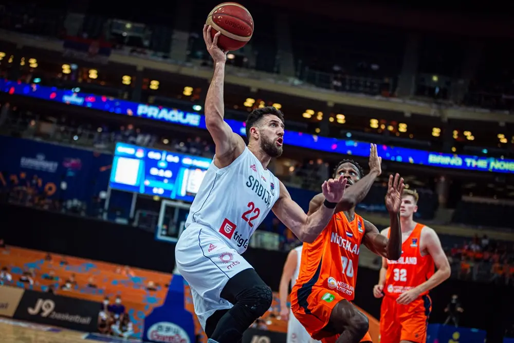 Sérvia atropela Holanda pela Eurobasket