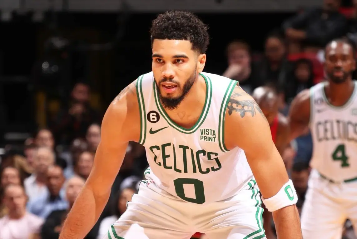 Com show de Tatum e Brown, Celtics vencem Heat na Flórida