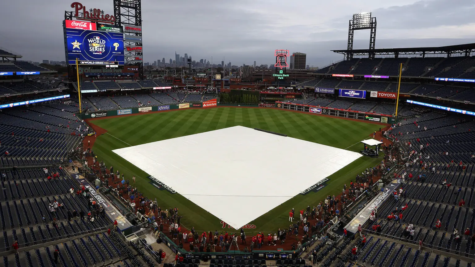 Partida entre Phillies e Astros é adiada devido forte chuva