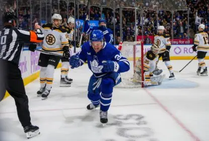 Jogando em casa, Toronto Maple Leafs vence Boston Bruins - The Playoffs