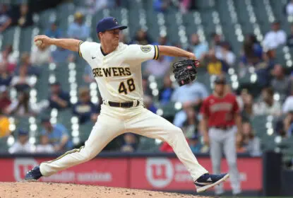 MILWAUKEE, WI - OCTOBER 05: Milwaukee Brewers relief pitcher Trevor Gott (48) pitches during a game between the Milwaukee Brewers and the Arizona Diamondbacks on October 5, 2022, at American Family Field, in Milwaukee, WI
