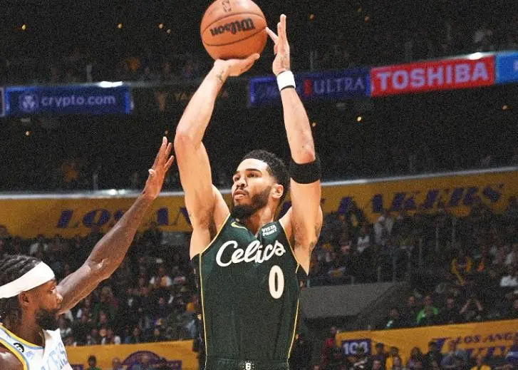 Celtics vencem Lakers na prorrogação com grande atuação de Tatum 