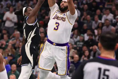Davis faz 44 pontos, ofusca Giannis e Lakers superam Bucks - The Playoffs