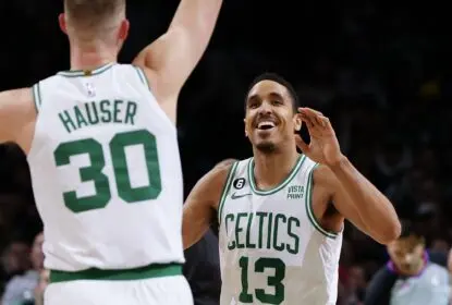 Mesmo sem três titulares e com lesão de Brown, Celtics batem 76ers em casa - The Playoffs