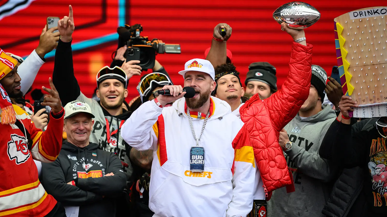 Kansas City Chiefs festeja título do Super Bowl nas ruas de Kansas City