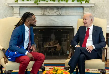 Damar Hamlin visita Casa Branca a convite de Joe Biden - The Playoffs