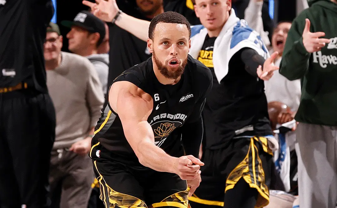 Com 39 pontos de Curry, Warriors vencem confronto direto contra Pelicans