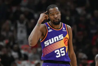 CHICAGO, ILLINOIS - MARCH 03: Kevin Durant #35 of the Phoenix Suns during the game against the Chicago Bulls at United Center on March 03, 2023 in Chicago, Illinois.